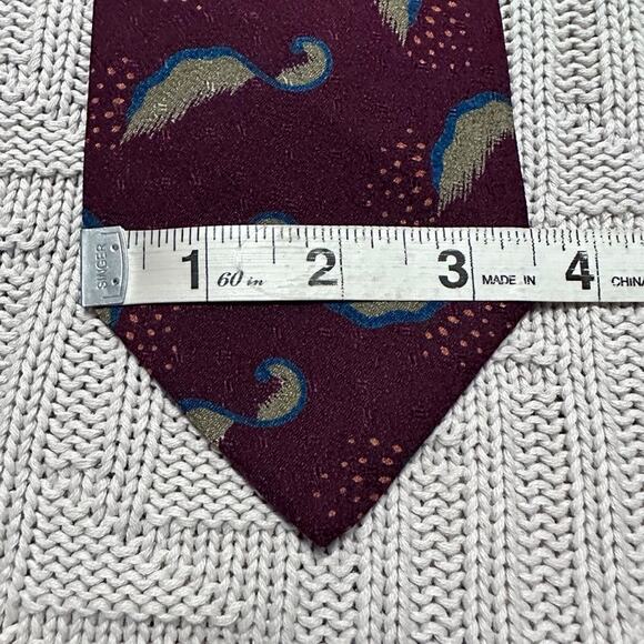 Vintage Armani maroon feather print silk tie - Picture 4 of 4
